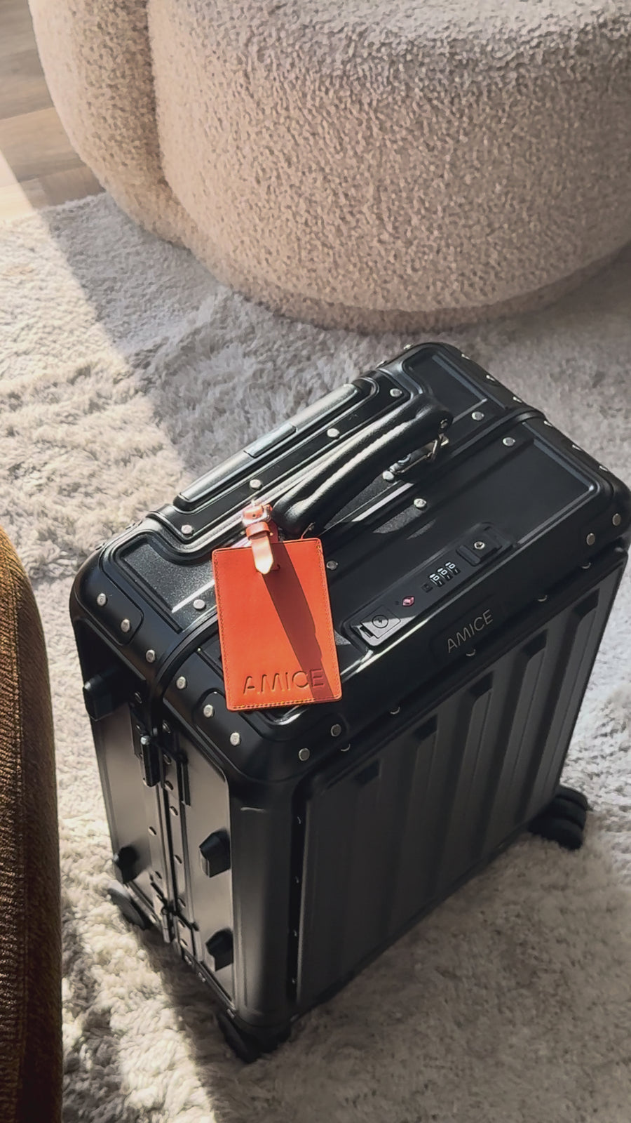 Check-in Black